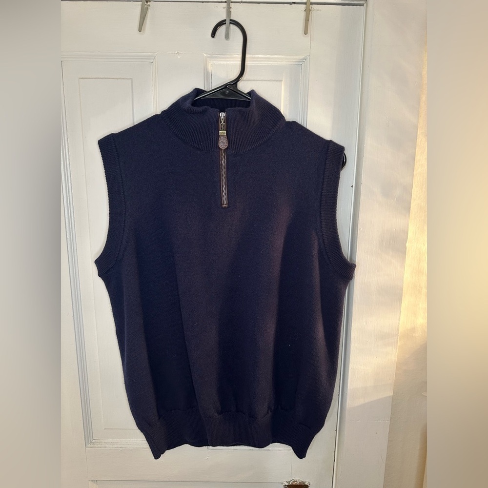 Viyella 1/4 Zip Sleeveless Mock Neck Sweater - Picture 3 of 6